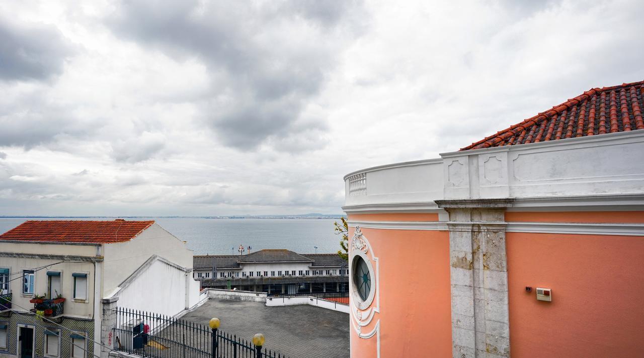 Ferienwohnung Apolonia Train Spot Lissabon Exterior foto